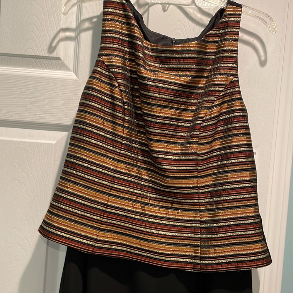 Jessica Howard fully lined maxi dress, metallic top with hidden back zipper. - Picture 7 of 11